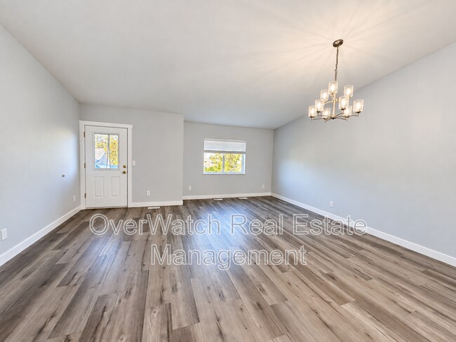 Building Photo - 4031 Lunar Dr