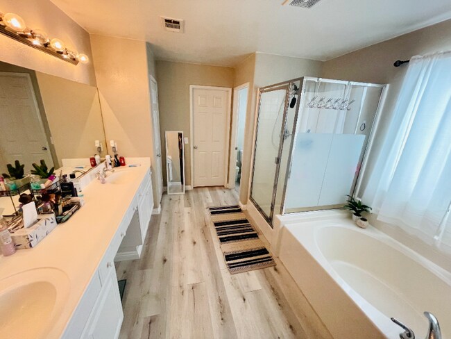 Building Photo - 46249 Via La Colorada