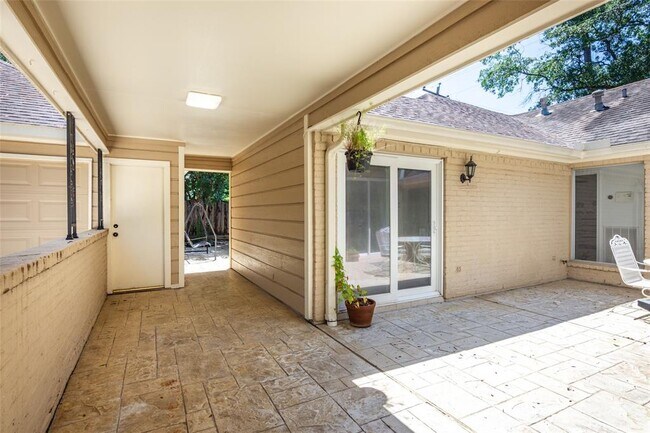 Building Photo - 354 Tealwood Dr