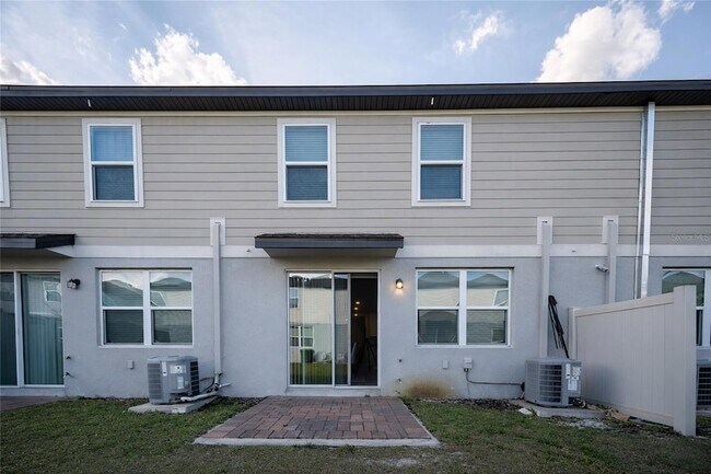 Building Photo - 2043 Harebell Ln