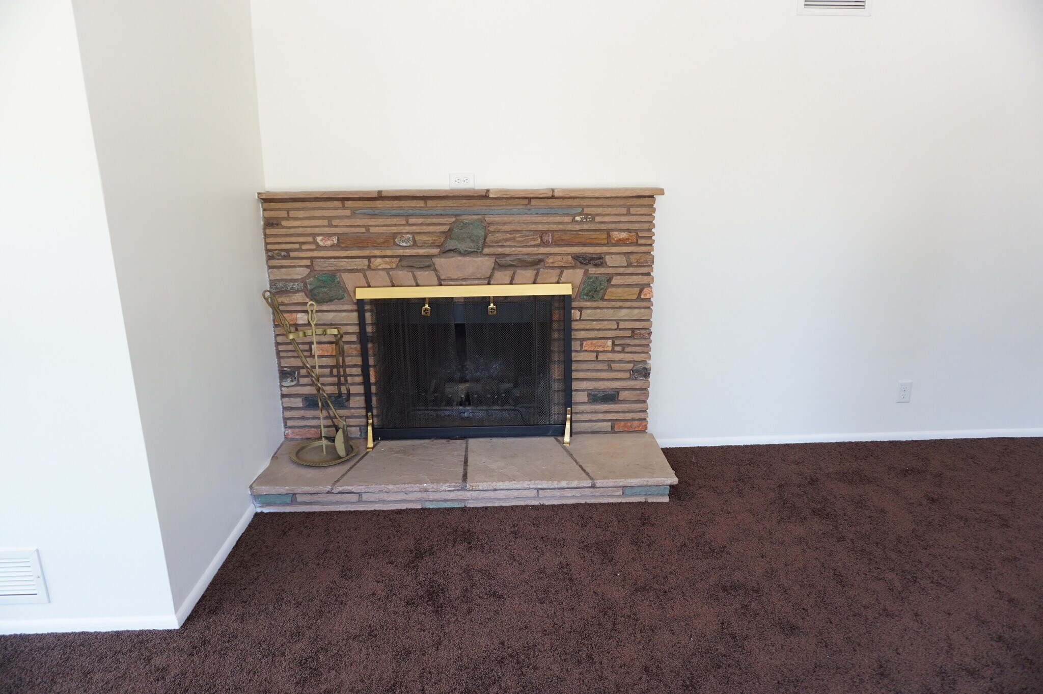 Building Photo - 10333 Jordan Ave
