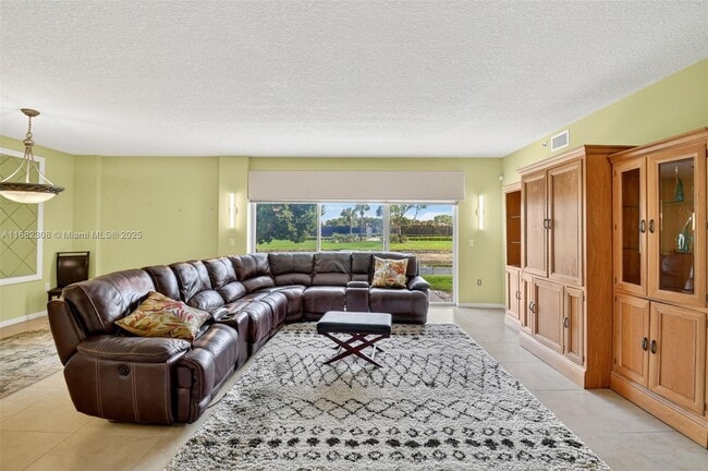 Building Photo - 5938 Crystal Shores Dr