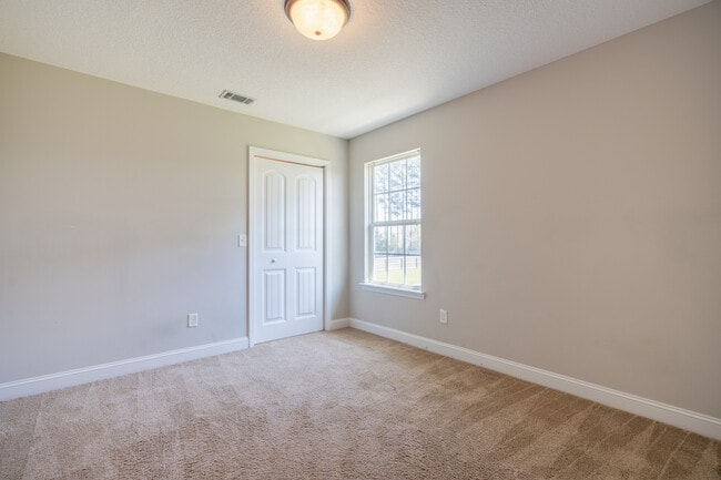 Building Photo - 141 Powers Dr