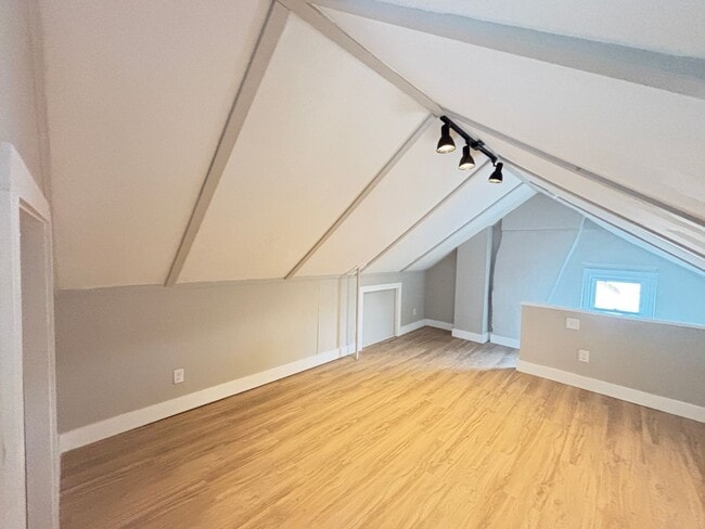 Building Photo - 20 W Union Blvd