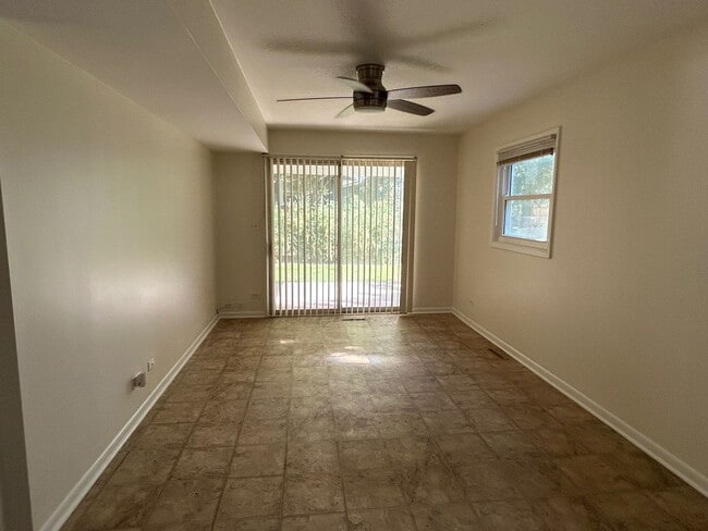 Building Photo - Immediate Occupancy