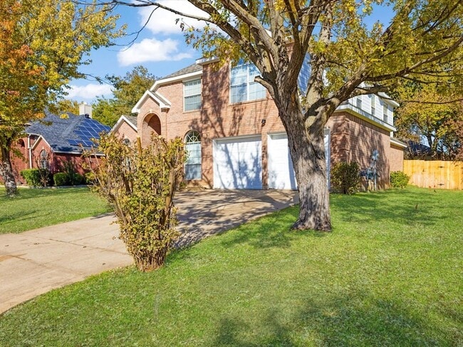 Building Photo - 1622 Stratford Dr