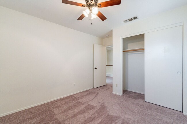 Building Photo - AVAILABLE JULY - Three Bedrooms + Loft!