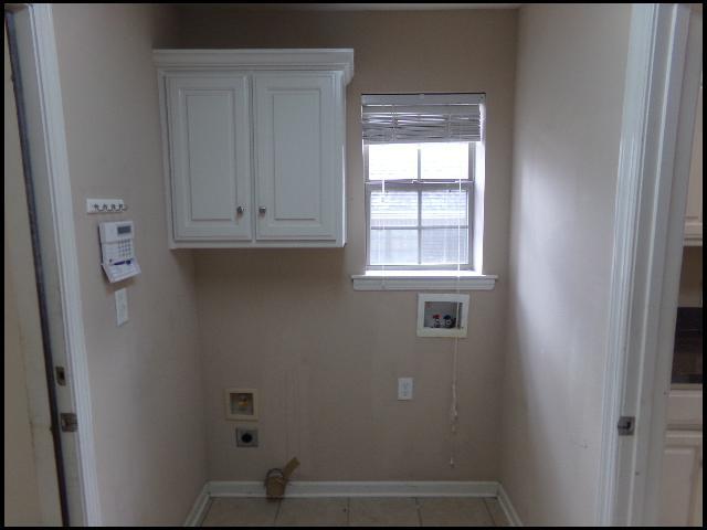 Building Photo - 303 Hidden Meadows Dr