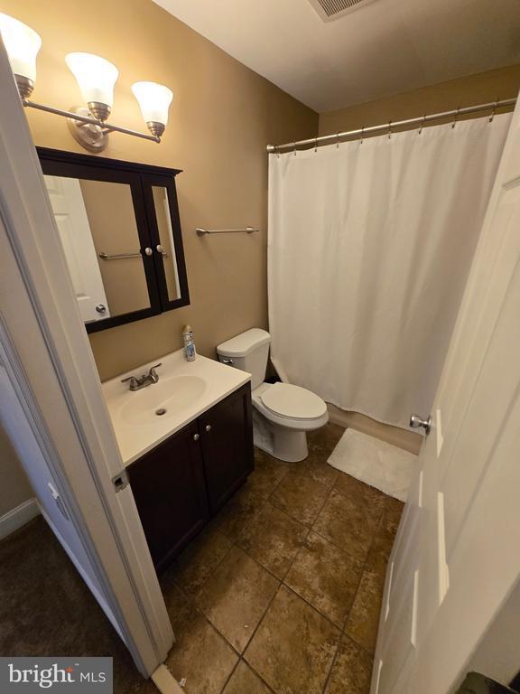 Building Photo - 10 Caravel Ct