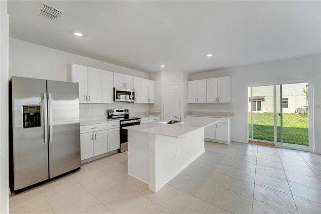 Building Photo - 5615 Red Kite Dr