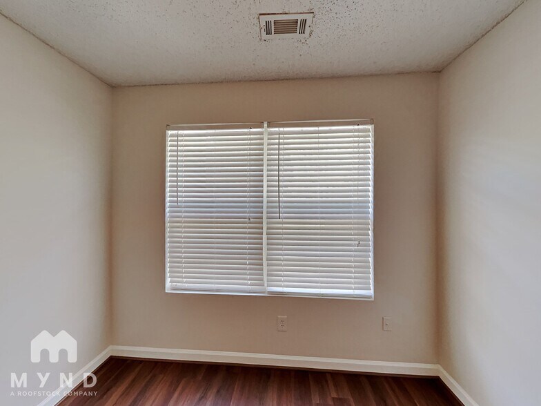 Building Photo - 5050 Oakley Commons Blvd