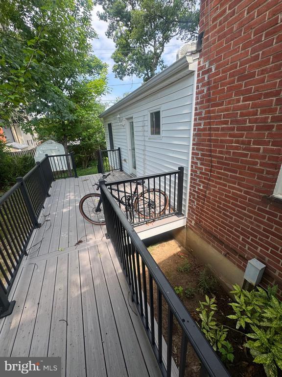 Building Photo - 42 S Park Dr
