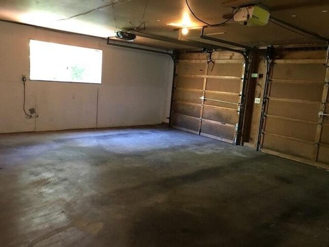 Building Photo - $4800 Beautiful park like 2 Story SFH,4BR,2.5BA, For Rent in Bellevue 98007