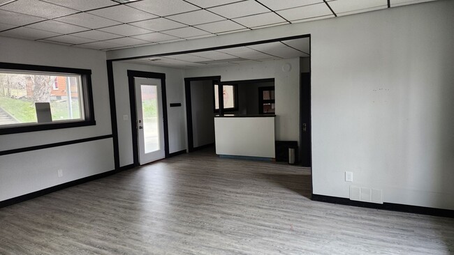 Building Photo - Commercial Space for Rent! Follow Your Ame...