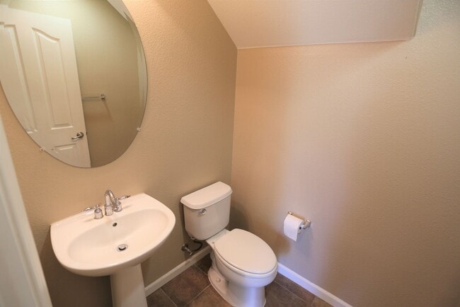 Building Photo - Gorgeous Home located in the heart of Patt...