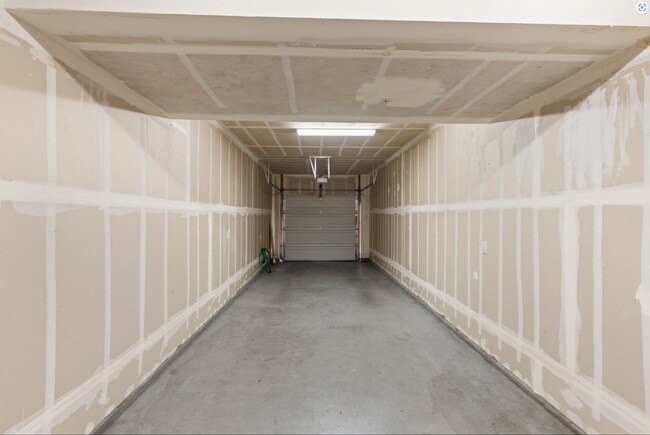 Building Photo - Amazing Newer Constructed 3br/2ba San Ramon Condo for Rent! Top Floor! Centrally Located for Conv...