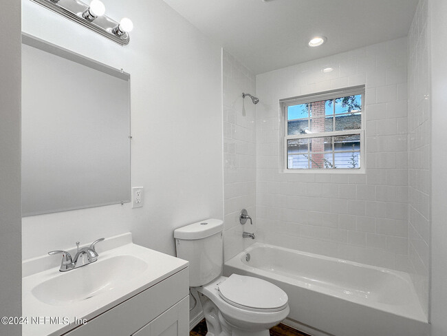 Building Photo - 2220 Flesher Ave