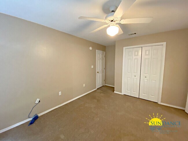Building Photo - Beautiful 4 Bedroom Home with In-Ground Po...