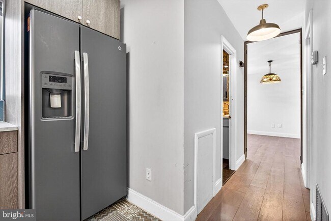 Building Photo - 2579 Memphis St