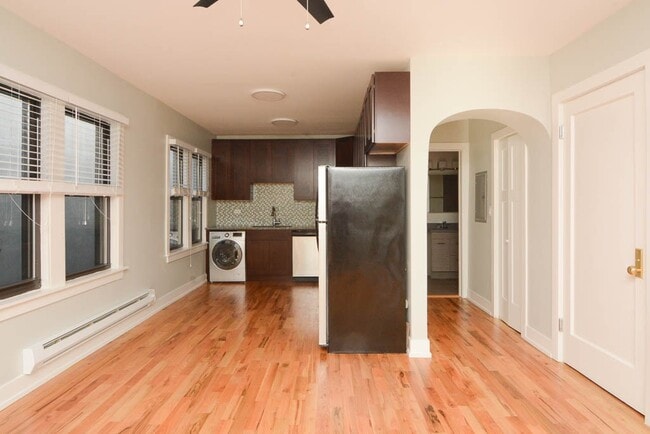 Building Photo - 811 Elm St