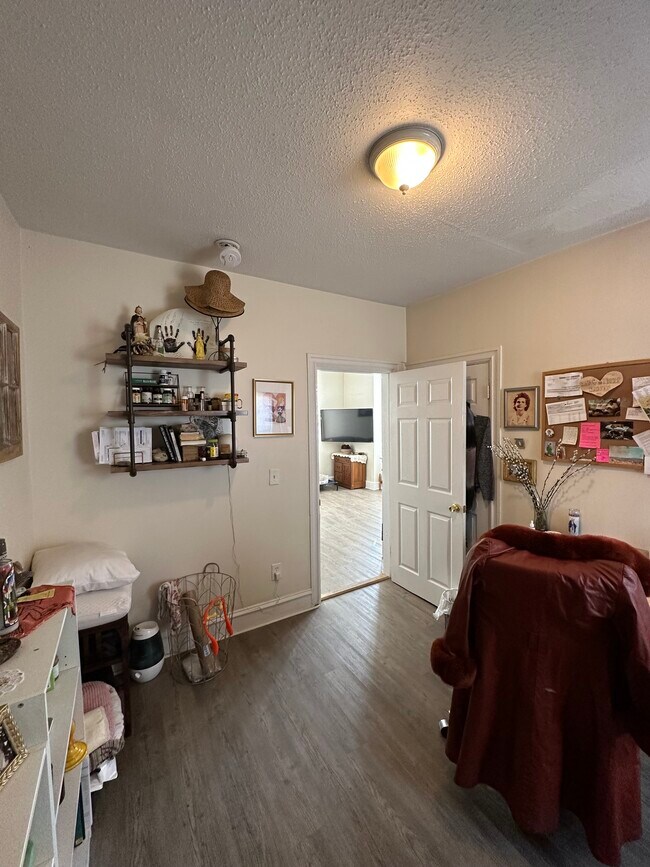 Building Photo - 117 Hanover St