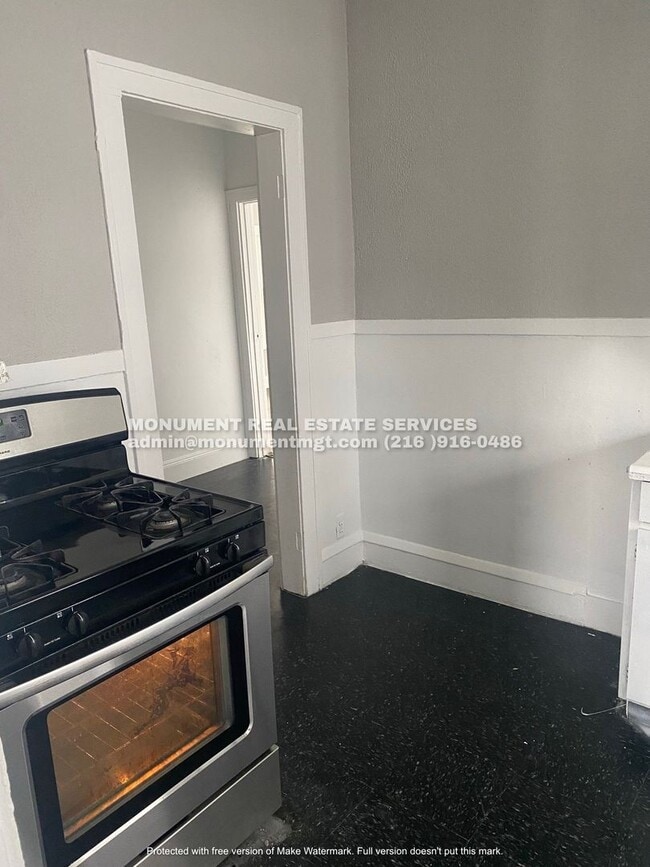 Building Photo - 3618 Menlo Road