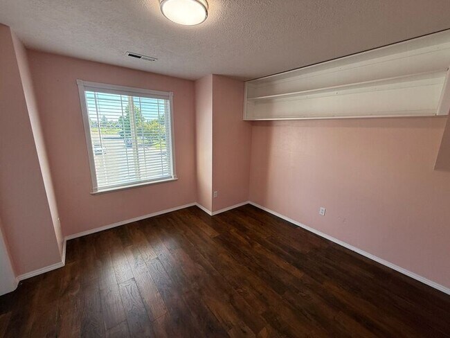 Building Photo - 757 Sphinx Ct NE