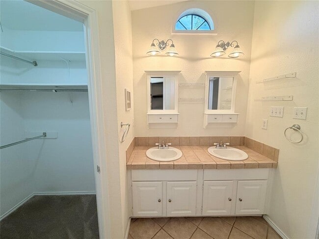 Building Photo - 1703 Hatch Rd