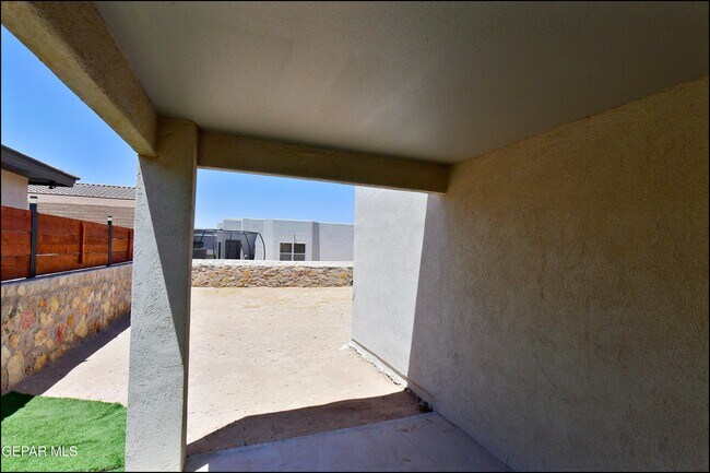 Building Photo - 963 Aircoupe Way