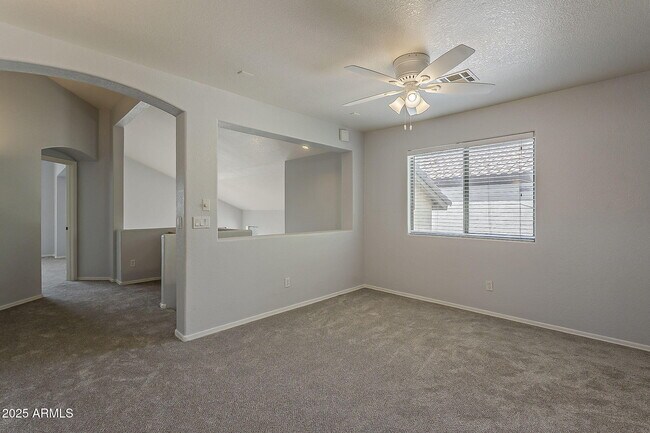 Building Photo - 927 W Azalea Pl