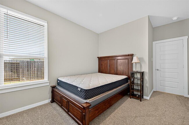 Building Photo - 3806 Favor Frst Ct