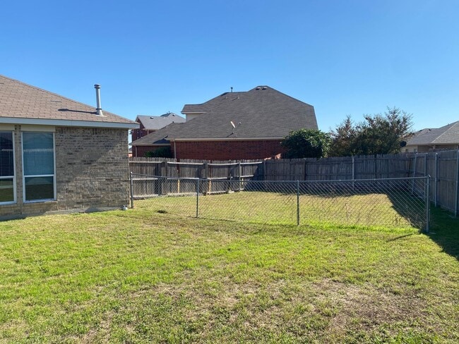 Building Photo - READY NOW! Captivating home on a cul-de-sa...