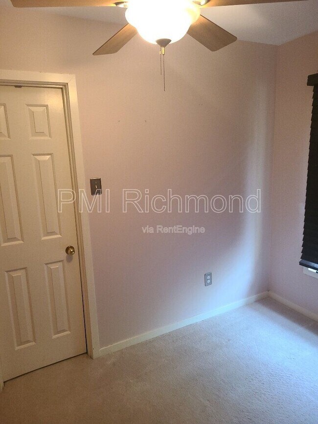 Building Photo - 10107 Hearthrock Ct