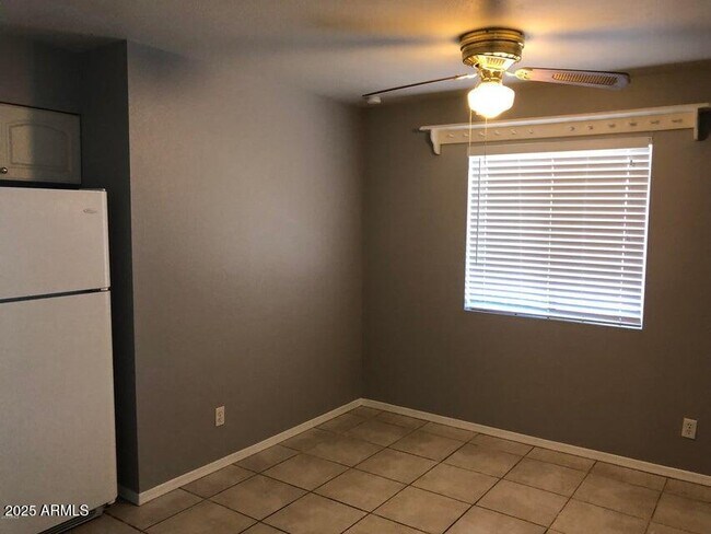 Building Photo - 1862 S Buena Vista Dr