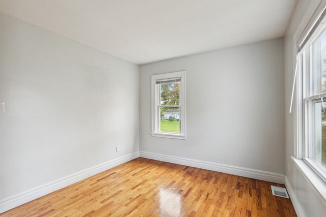 Building Photo - 629 St Clair Ave