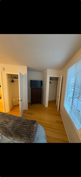 2 closets - 1320 S Beverly Glen Blvd