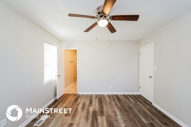 Building Photo - 1405 Highland Dr
