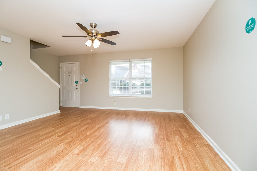 Building Photo - 843 Kanatak Ln