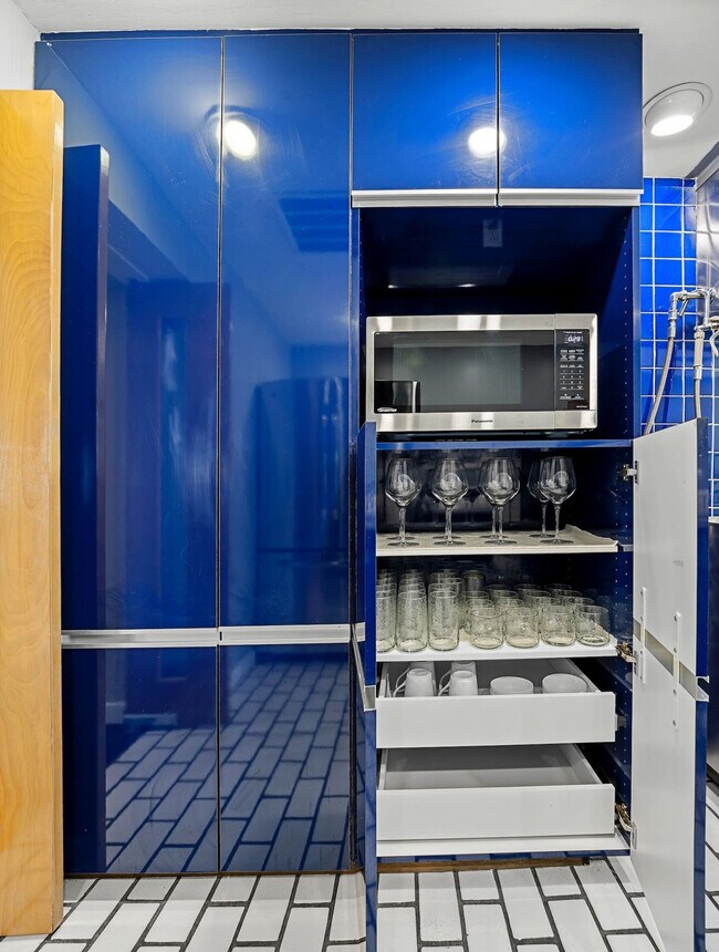 Building Photo - 275 U.S. 20-SI ID1240408P