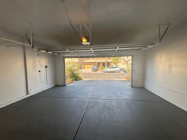 Building Photo - Spacious 4Br/3Ba Home in Galena Pointe – in North Las Vegas