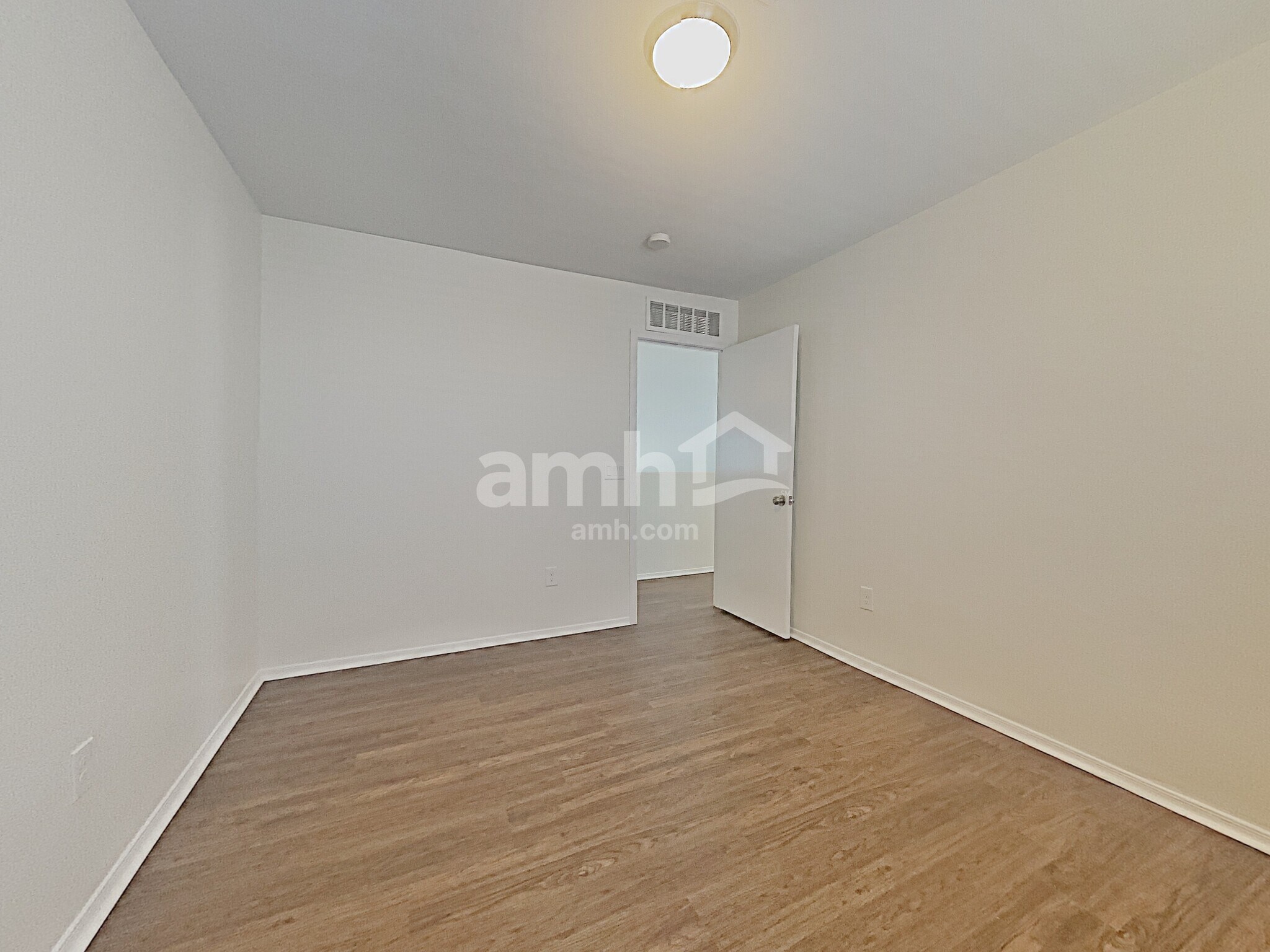 Building Photo - 11062 W Willow Field Dr