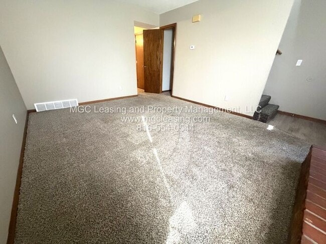 Building Photo - Peaceful Townhome with Private Patio by La...