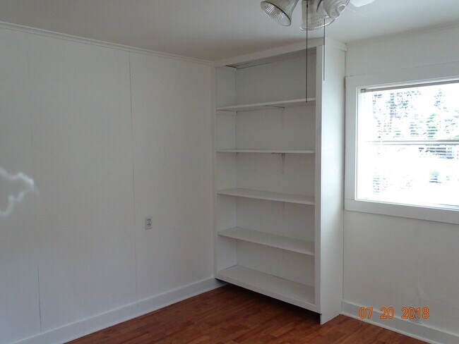 Building Photo - Great South Hills Location