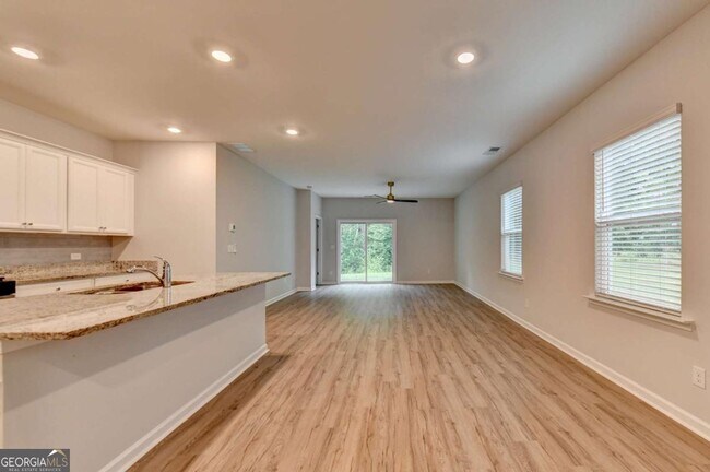 Building Photo - 175 Grey Falcon Ave