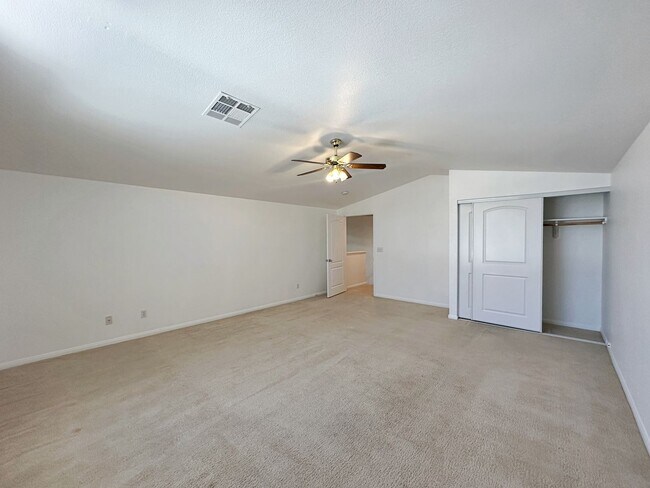 Building Photo - Spacious 5-Bedroom Retreat with Dual Firep...