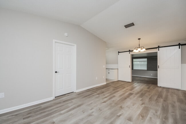 Building Photo - 204 Lily Pad Ln