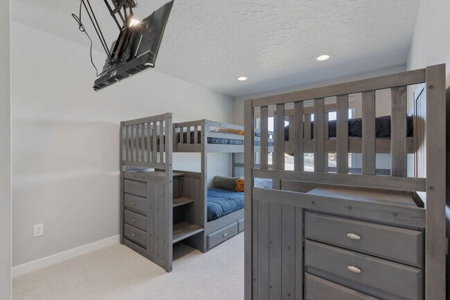 Building Photo - 6727 Purple Poppy Ln