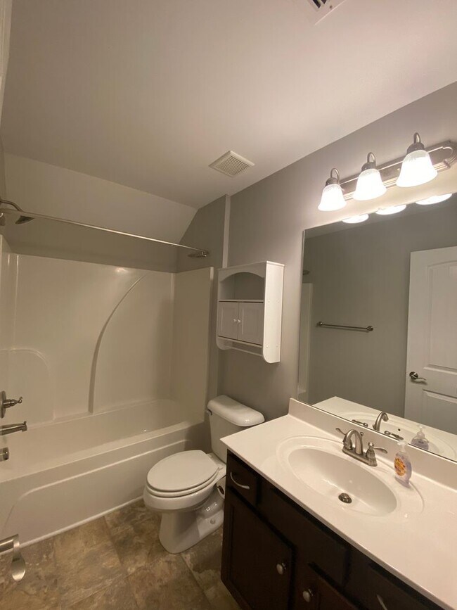 Building Photo - Amazing Murfreesboro Location / Fenced in Yard / Back Patio / Tons of Storage / Upstairs Bonus Ro...