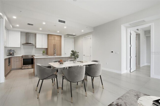 Building Photo - 275 1st Ave S