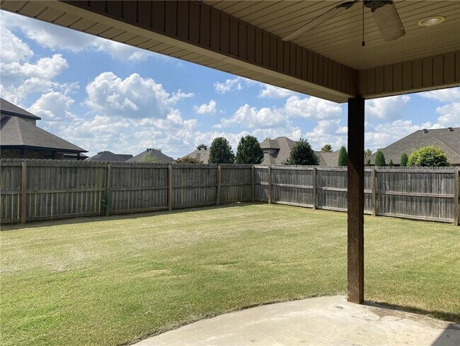 Building Photo - 6202 W Sage Dr